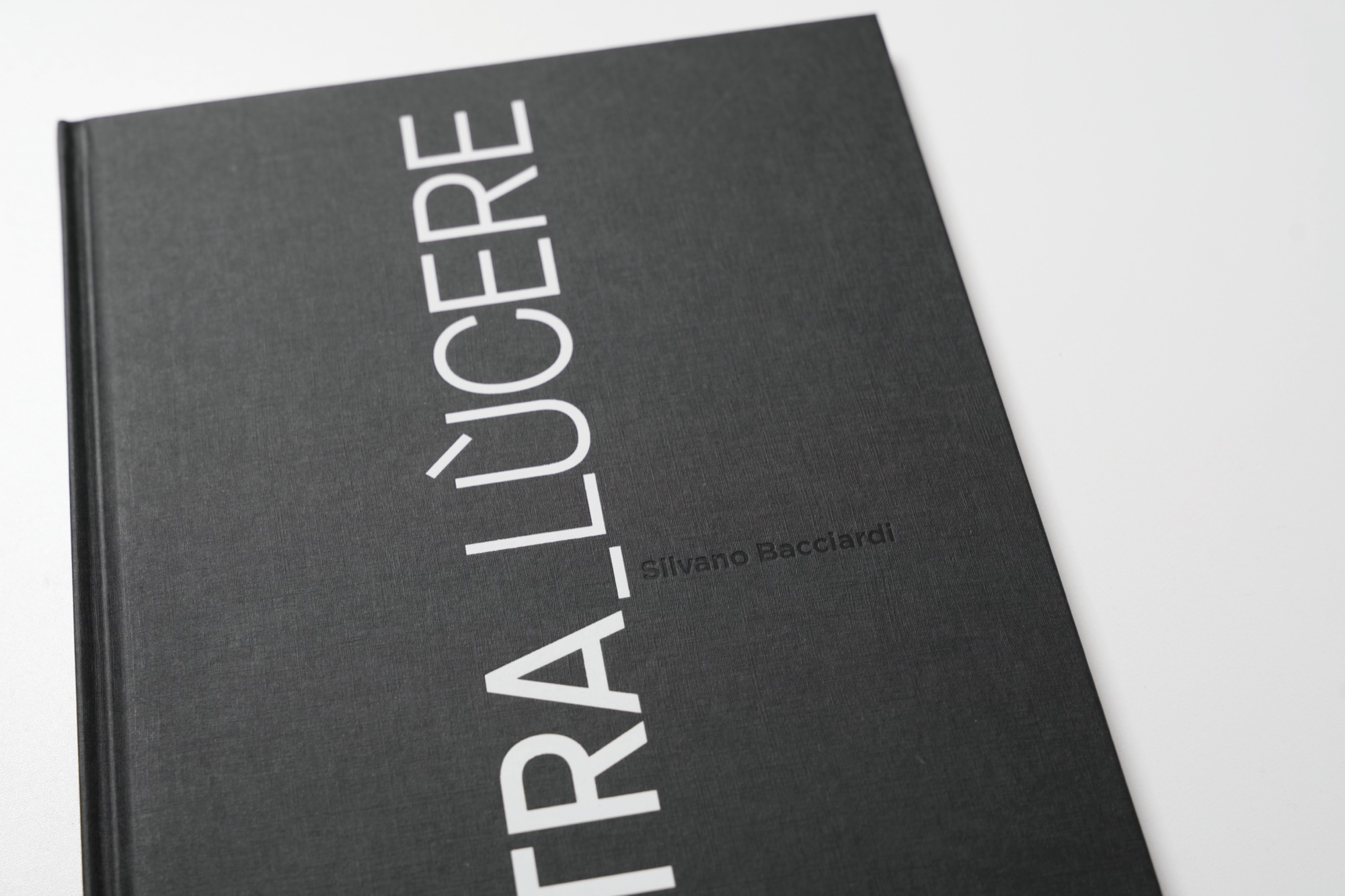 Tra_lùcere – copertina dettaglio